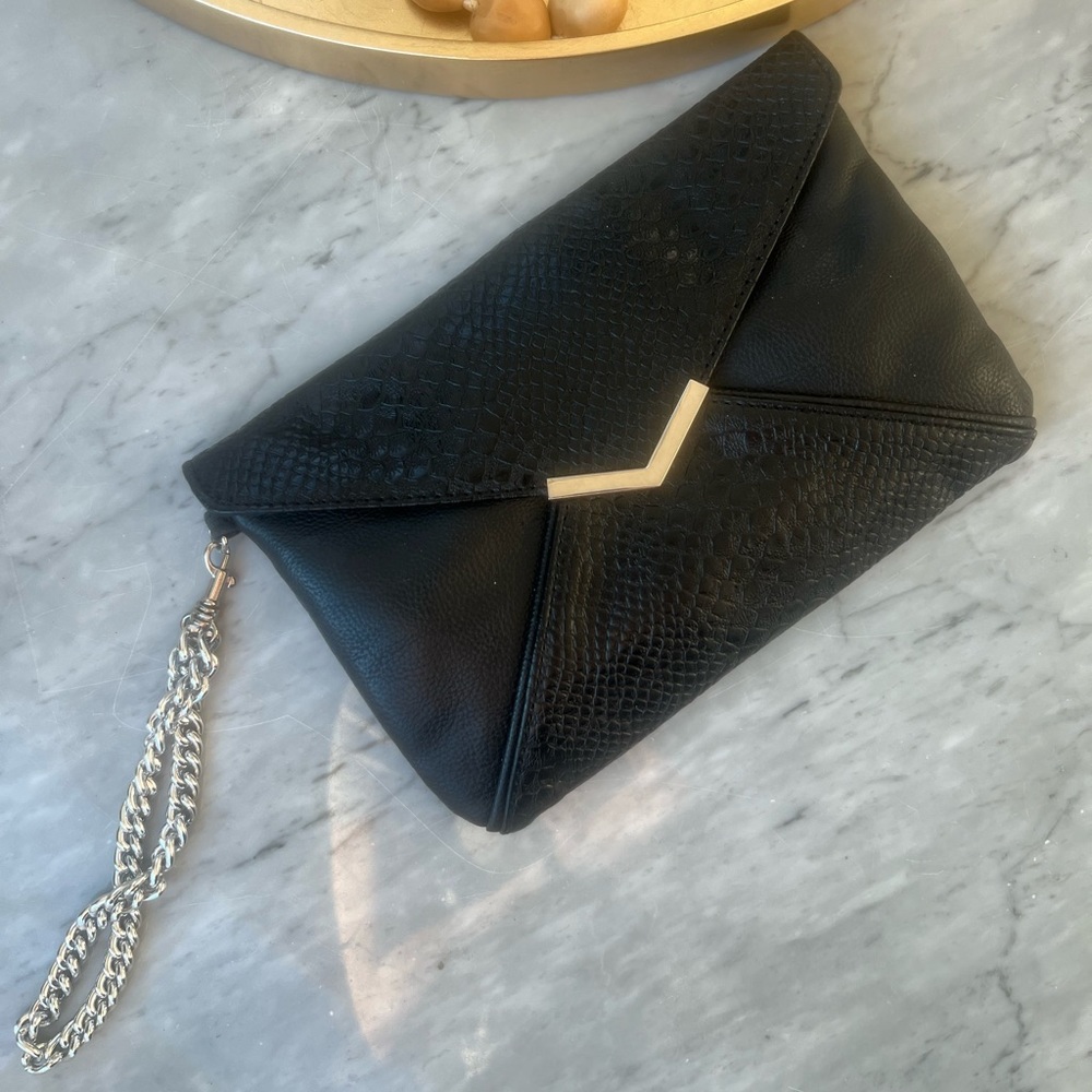 {EXPRESS} clutch wristlet